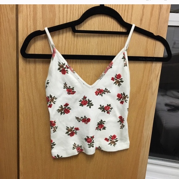 Brandy Melville Tops - brandy floral crop top